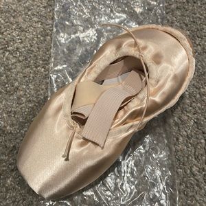 Bloch European Balance Pointe Shoes